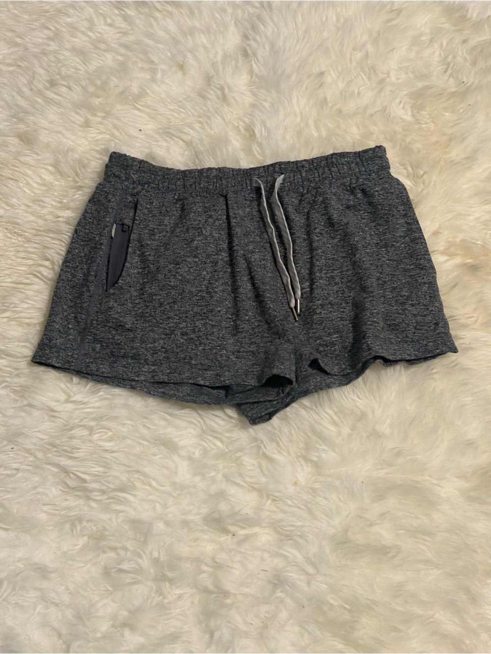 Like new Vuori halo shorts